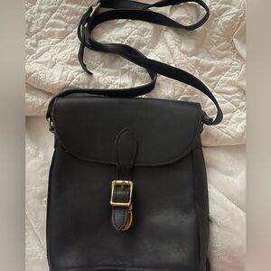 Beautiful amiiet vintage cross body